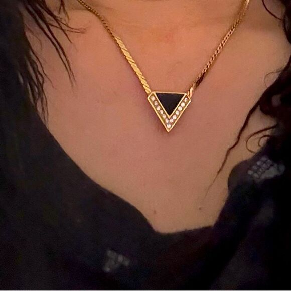 CHRISTIAN DIOR VINTAGE GOLD TONE W/RHINESTONE & ENAMEL CHEVRON NECKLACE 9-11” - Picture 6 of 7